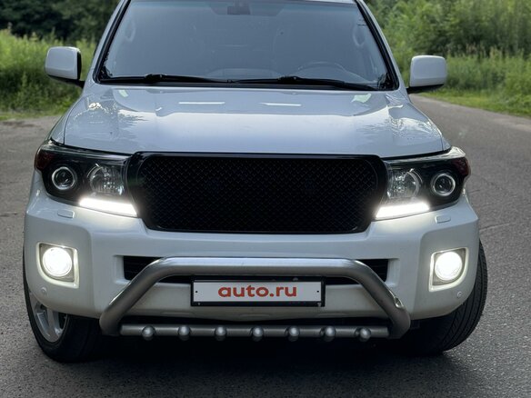 2010 Toyota Land Cruiser 200 Series, белый, 2800000 рублей - вид 3