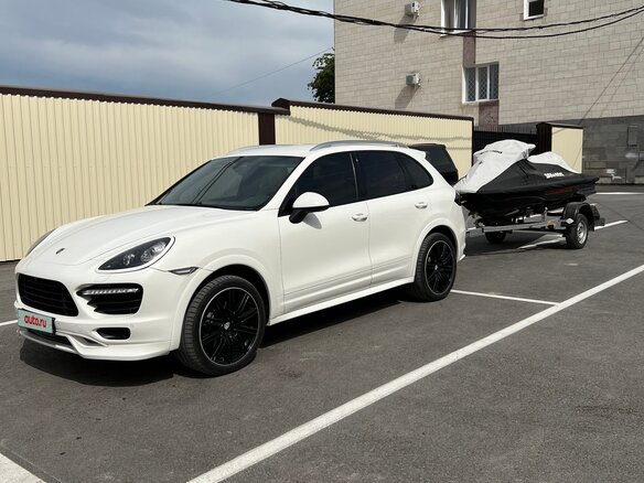 2010 Porsche Cayenne Diesel II (958), белый, 3000000 рублей - вид 7