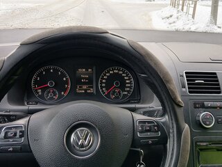 2012 Volkswagen Touran I Рестайлинг 2, белый, 1490000 рублей, вид 2