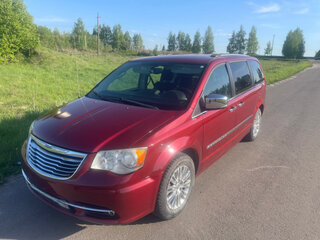 2014 Chrysler Town & Country V Рестайлинг, красный, 1950000 рублей, вид 5
