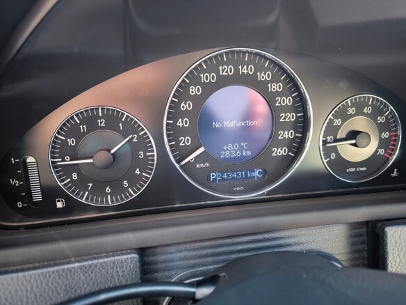 2004 Mercedes-Benz CLK-Класс 200 II (W209), чёрный, 2100000 рублей - вид 8