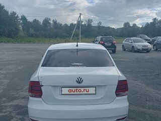 2015 Volkswagen Polo V Рестайлинг, белый, 750000 рублей, вид 4