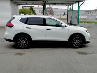 2017 Nissan Rogue II Рестайлинг, белый, 1740000 рублей, вид 5