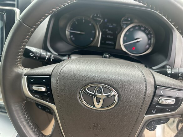 2021 Toyota Land Cruiser Prado 150 Series Рестайлинг 3, белый, 5700000 рублей - вид 17