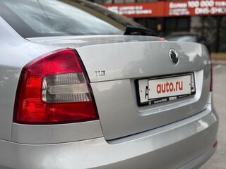 2010 Skoda Octavia II (A5) Рестайлинг, серый, 1300000 рублей, вид 4