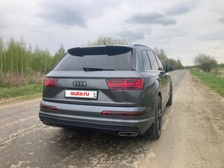 2015 Audi Q7 II (4M), серый, 3550000 рублей, вид 4