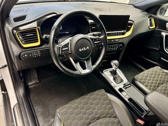 2021 Kia XCeed I, белый, 2500000 рублей - вид 5