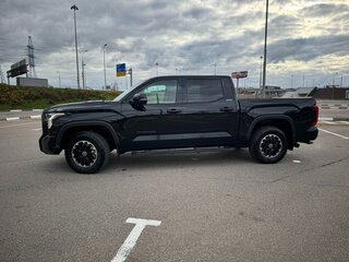 2024 Toyota Tundra CrewMax III, чёрный, 9200000 рублей, вид 3