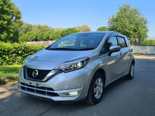 2018 Nissan Note e-Power II Рестайлинг, серый, 1480000 рублей, вид 1
