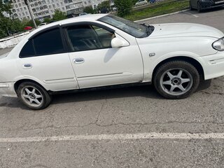 2002 Nissan Bluebird Sylphy I (G10), белый, 300000 рублей, вид 3