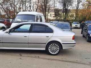 2000 BMW 5 серии 520i IV (E39) Рестайлинг, серебристый, 550000 рублей, вид 4