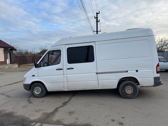 1998 Mercedes-Benz Sprinter, белый, 950000 рублей - вид 3