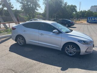 2017 Hyundai Elantra VI (AD), серебристый, 1900000 рублей, вид 4