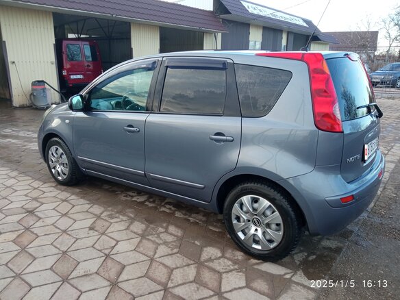 2008 Nissan Note I, серый, 800000 рублей - вид 5