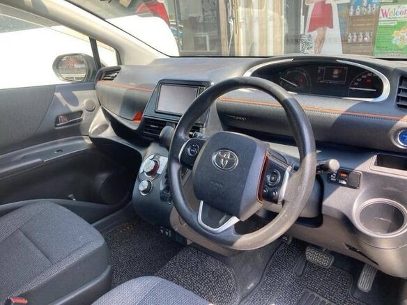 2019 Toyota Sienta II Рестайлинг, серебристый, 1140000 рублей - вид 7