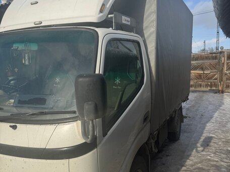 2001 Toyota Dyna, белый, 1550000 рублей, вид 5