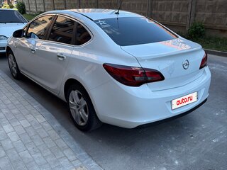 2013 Opel Astra J Рестайлинг, белый, 750000 рублей, вид 3
