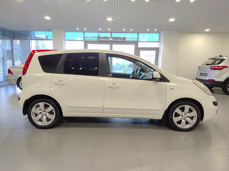 2006 Nissan Note I, белый, 380000 рублей, вид 4