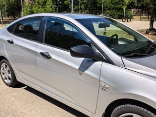 2012 Hyundai Solaris I, серебристый, 729000 рублей, вид 2
