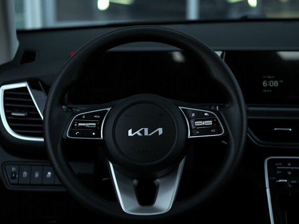 2026 Kia Seltos I Рестайлинг, белый - вид 31