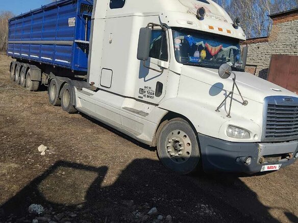 2003 Freightliner Century Class, белый, 1500000 рублей - вид 6