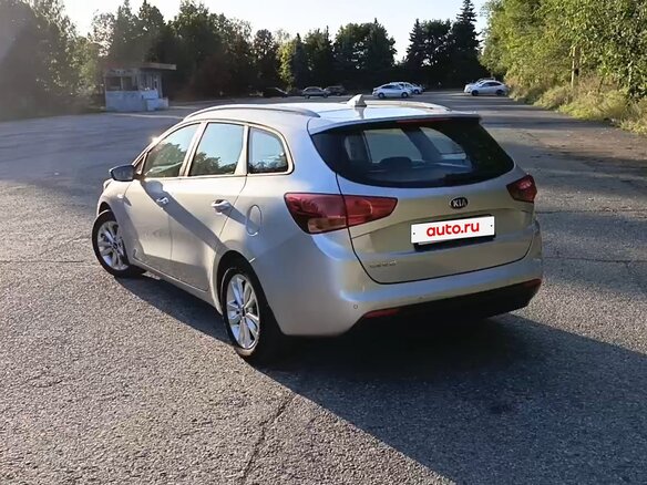 2017 Kia Ceed II Рестайлинг, серебристый, 1280000 рублей - вид 4