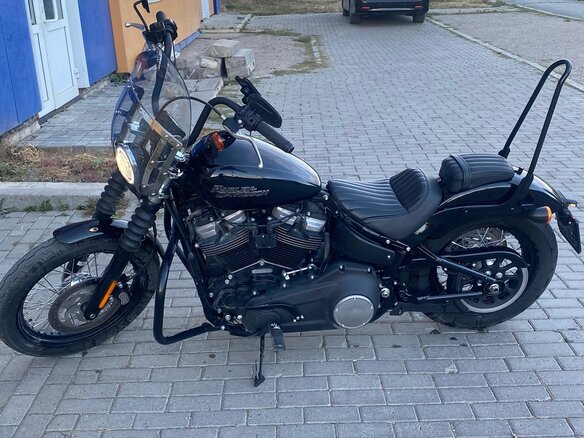 2020 Harley-Davidson Street Bob, чёрный, 1400000 рублей