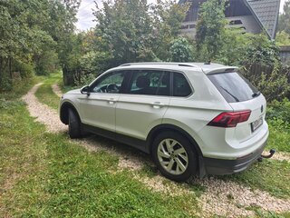 2021 Volkswagen Tiguan II Рестайлинг, белый, 3350000 рублей, вид 4