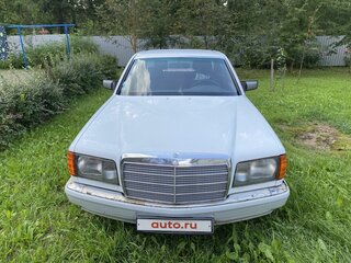 1983 Mercedes-Benz S-Класс 380 II (W126), белый, 900000 рублей, вид 2