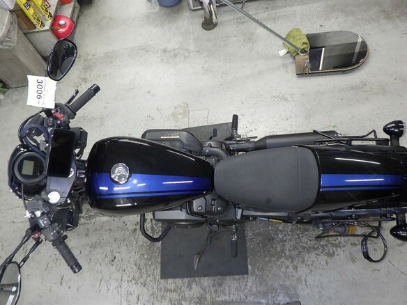 2017 Yamaha XV950 Bolt, чёрный - вид 10