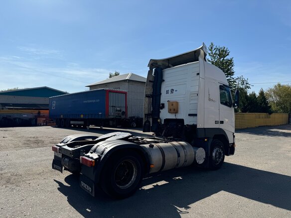 2001 Volvo FH, белый, 2390000 рублей - вид 3
