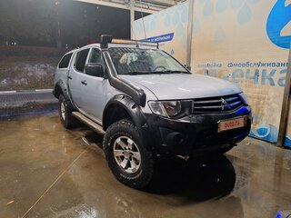 2011 Mitsubishi L200 IV, серебристый, 2200000 рублей, вид 2