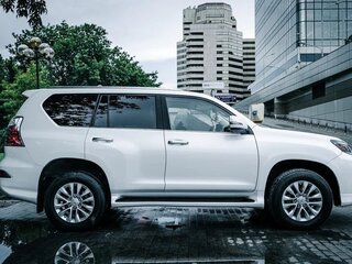 2019 Lexus GX 460 II Рестайлинг 2, белый, 6400000 рублей, вид 4