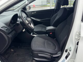 2015 Hyundai Solaris I Рестайлинг, белый, 1200000 рублей, вид 5