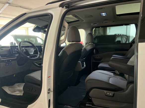 2025 Kia Carnival IV Рестайлинг, белый, 5495000 рублей - вид 6