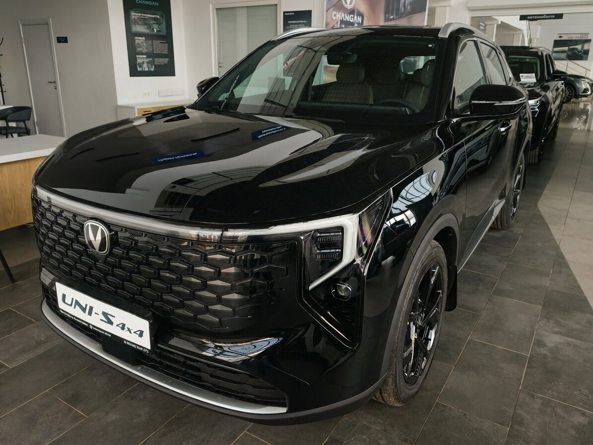 Открыть фотографии: Changan UNI-S I Рестайлинг