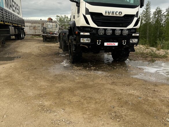 2013 Iveco Trakker, белый, 5300000 рублей - вид 1