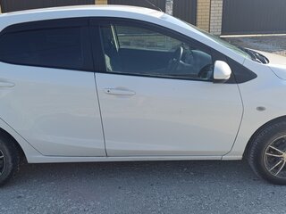 2010 Mazda Demio III (DE), белый, 430000 рублей, вид 2