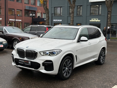 2023 BMW X5 30d IV (G05/G18), белый, 8340000 рублей, вид 1