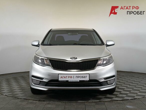 2015 Kia Rio III Рестайлинг, серый - вид 1