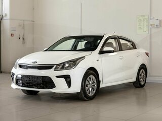 2017 Kia Rio IV, белый, 700000 рублей, вид 3