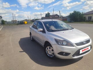 2010 Ford Focus II Рестайлинг, серебристый, 800000 рублей, вид 3