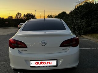 2013 Opel Astra J Рестайлинг, белый, 745000 рублей, вид 4