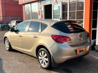 2010 Opel Astra J, бежевый, 550000 рублей, вид 4