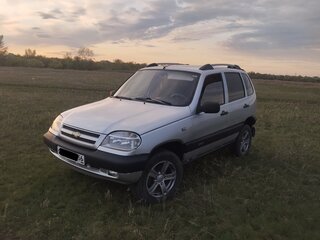 2004 Chevrolet Niva I, серебристый, 280000 рублей, вид 1