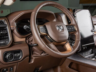 2026 Ram 1500 Crew Cab eTorque V Рестайлинг, зелёный, 11948000 рублей, вид 5
