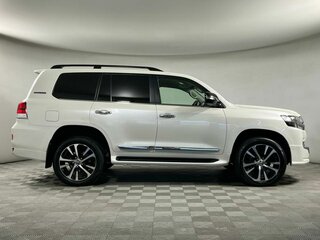 2019 Toyota Land Cruiser 200 Series Рестайлинг 2, белый, 5849000 рублей, вид 4