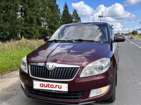 2010 Skoda Fabia II Рестайлинг, пурпурный, 430000 рублей, вид 1