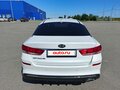2019 Kia Optima IV Рестайлинг, белый, 1800000 рублей - вид 2