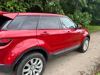 2017 Land Rover Range Rover Evoque I Рестайлинг, красный, 2500000 рублей, вид 3